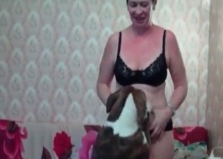 Zoo sex for a hot Russian MILF