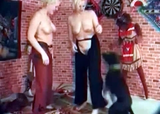 Hound gets naughty with two babes